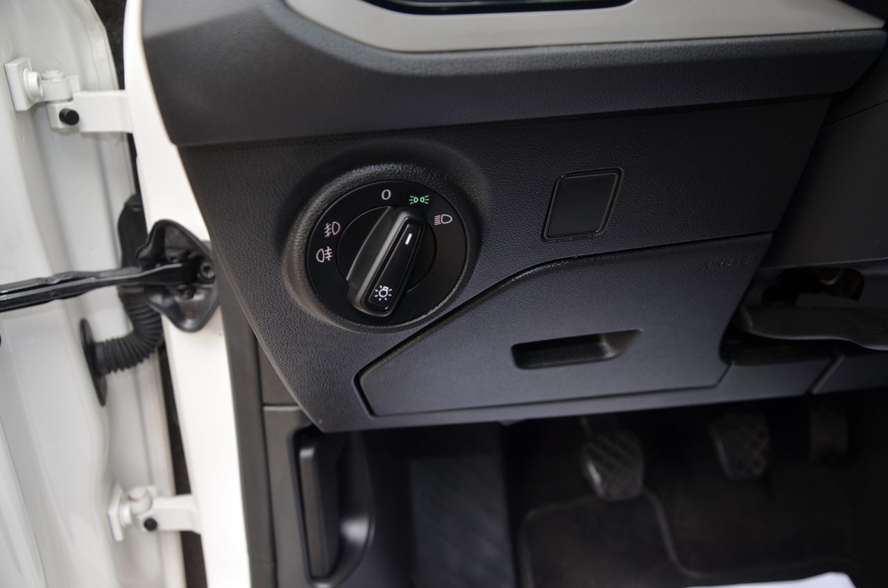 Seat Leon ST REFERENCE EDITION  1.6 TDI 115CV OPORTUNIDAD // - Foto 4