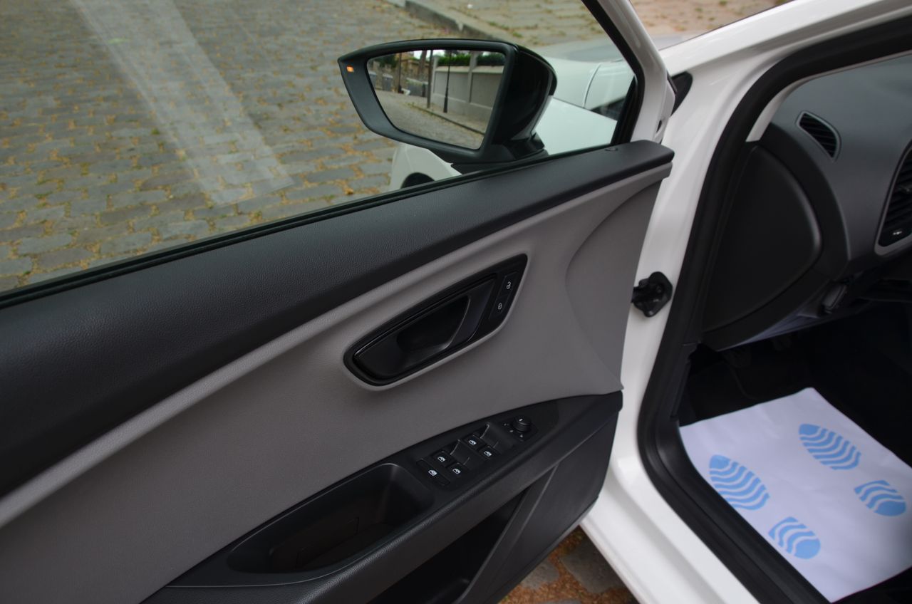 Seat Leon ST REFERENCE EDITION  1.6 TDI 115CV OPORTUNIDAD // - Foto 3