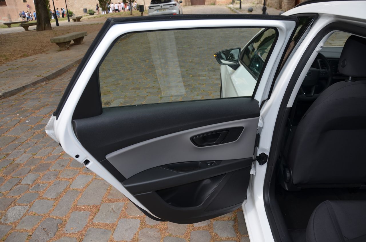 Seat Leon ST REFERENCE EDITION  1.6 TDI 115CV OPORTUNIDAD // - Foto 22