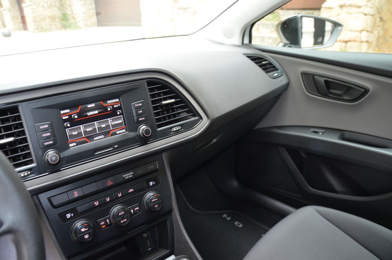 Seat Leon ST REFERENCE EDITION  1.6 TDI 115CV OPORTUNIDAD // - Foto 7