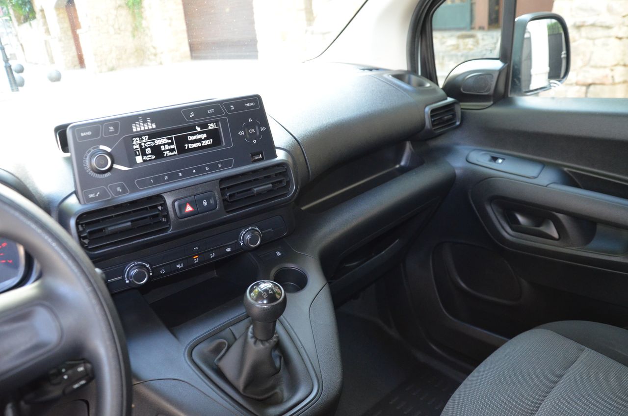 Citroën Berlingo BLUEHDI 75CV FURGÓN  ( ESTANTERÍAS MUEBLE DE TRABAJO SORTÍMO ) BOMBÍNES CERRAJERÍA EN PUERTAS  - Foto 7