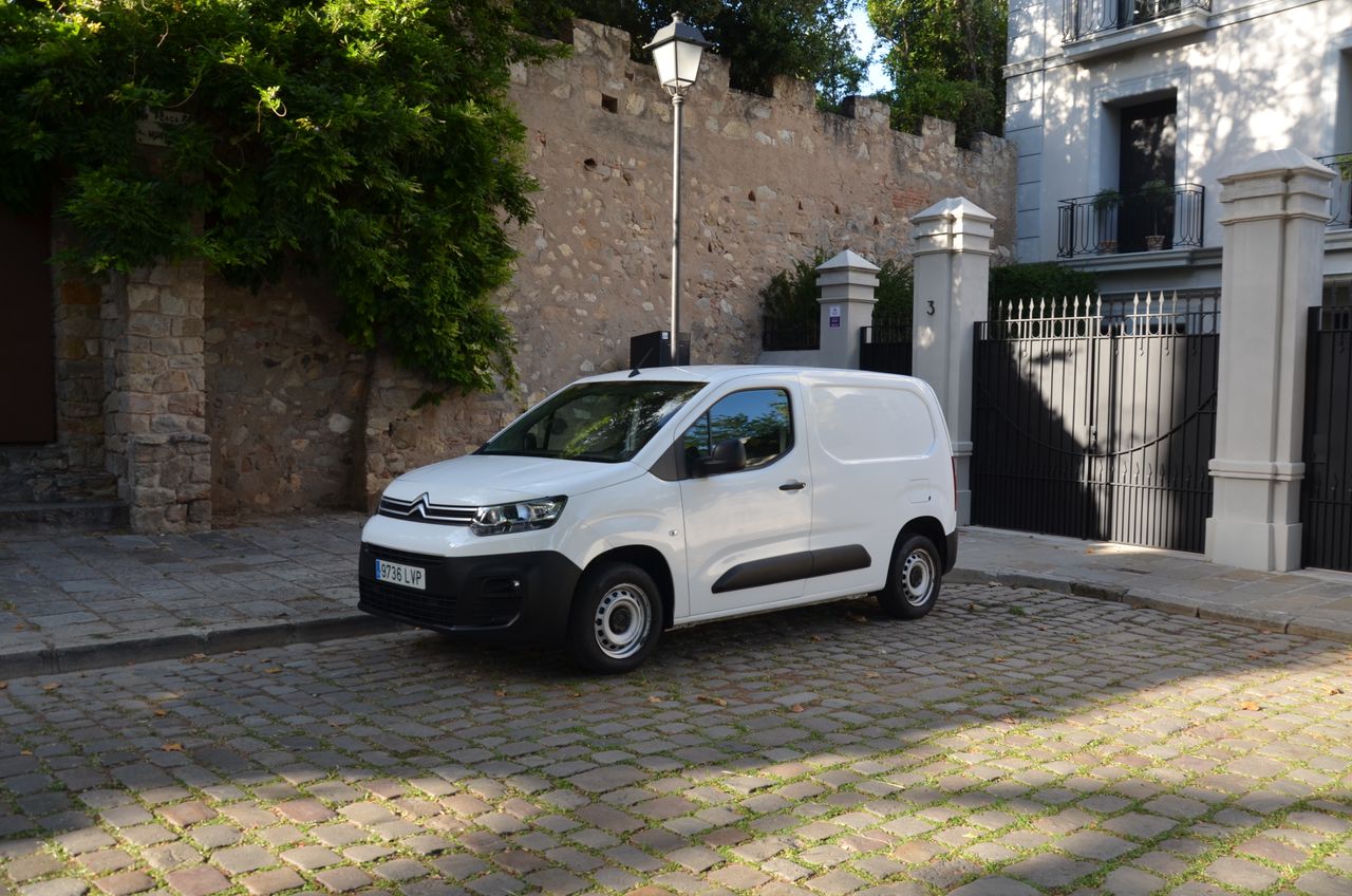 Citroën Berlingo BLUEHDI 75CV FURGÓN  ( ESTANTERÍAS MUEBLE DE TRABAJO SORTÍMO ) BOMBÍNES CERRAJERÍA EN PUERTAS  - Foto 34