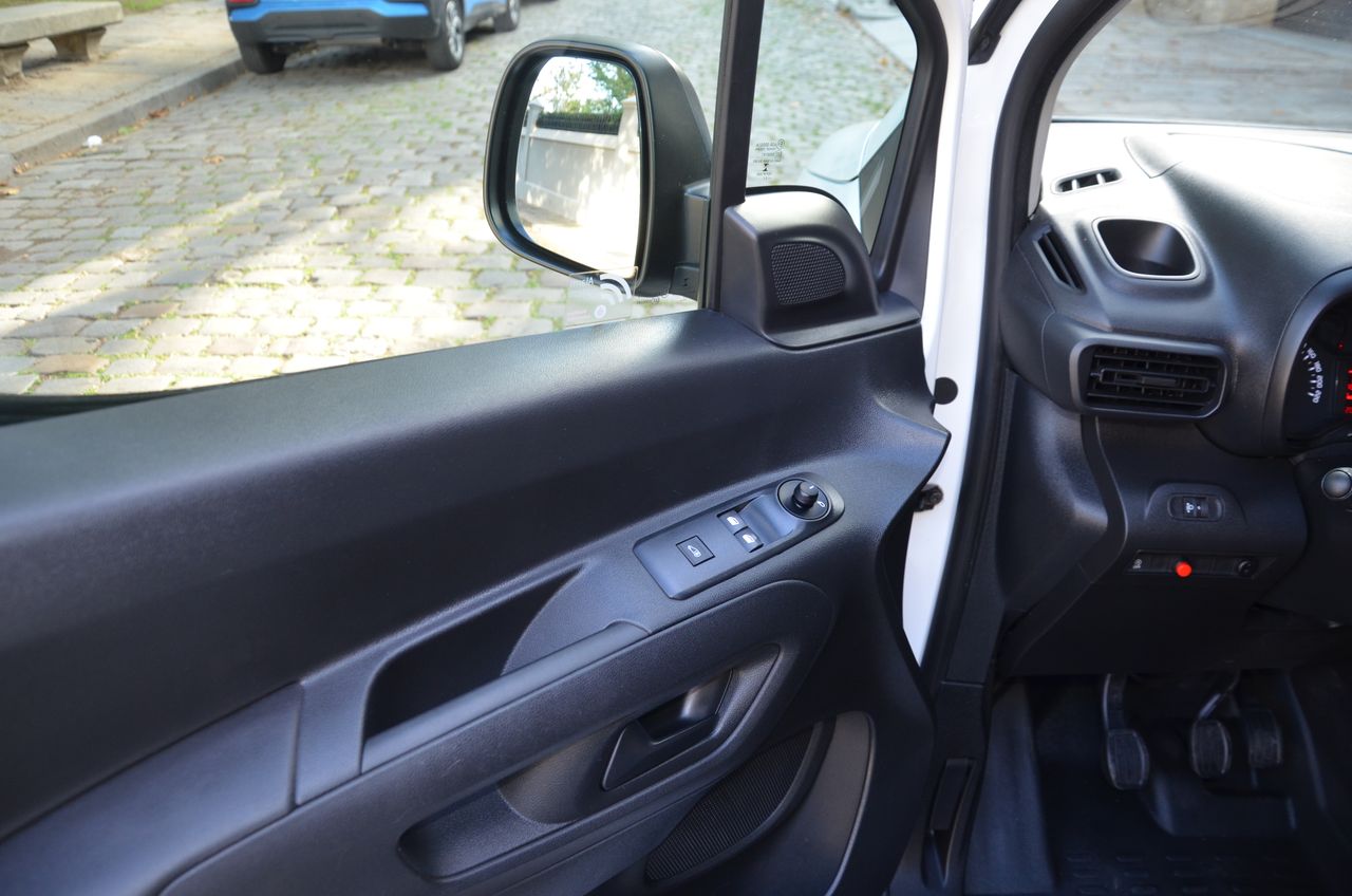 Citroën Berlingo BLUEHDI 75CV FURGÓN  ( ESTANTERÍAS MUEBLE DE TRABAJO SORTÍMO ) BOMBÍNES CERRAJERÍA EN PUERTAS  - Foto 3