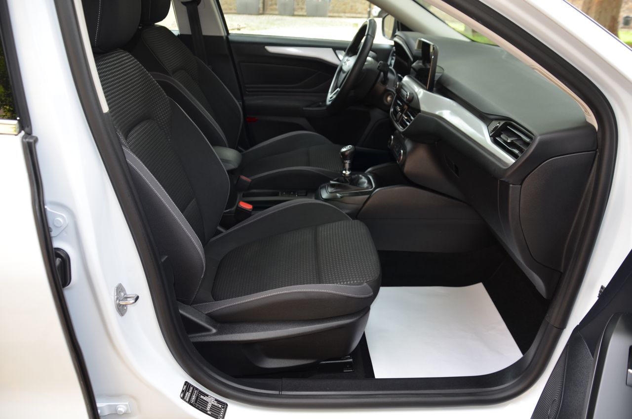 Ford Focus 1.5 ECOBLUE 120CV TREND + PLUS  / PANTALLA TÁCTIL MULTIMEDIA  - Foto 6