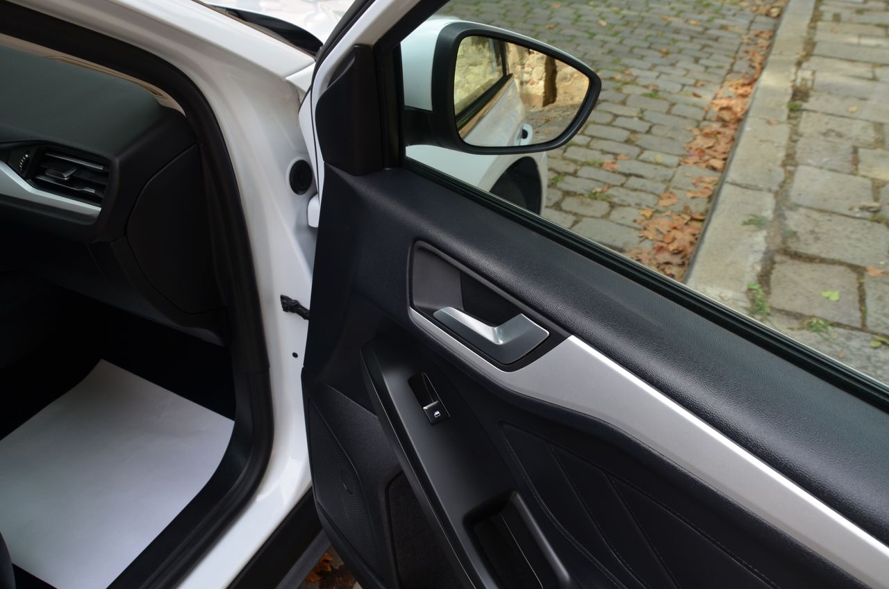 Ford Focus 1.5 ECOBLUE 120CV TREND + PLUS  / PANTALLA TÁCTIL MULTIMEDIA  - Foto 3