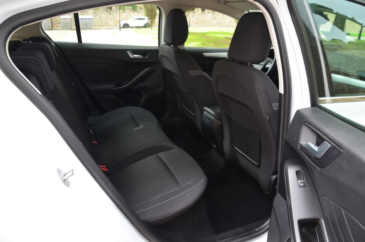 Ford Focus 1.5 ECOBLUE 120CV TREND + PLUS  / PANTALLA TÁCTIL MULTIMEDIA  - Foto 4