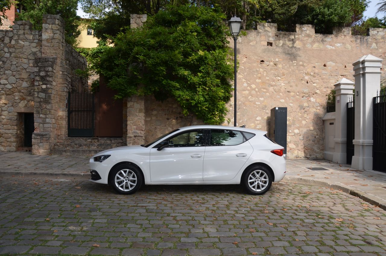 Seat Leon STYLE GO 2.0 TDI 115CV MT6 SISTEMA DE NAVEGACIÓN HIGH  - Foto 24