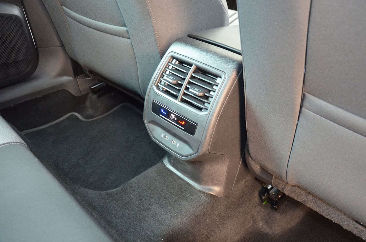 Seat Leon STYLE GO 2.0 TDI 115CV MT6 SISTEMA DE NAVEGACIÓN HIGH  - Foto 44