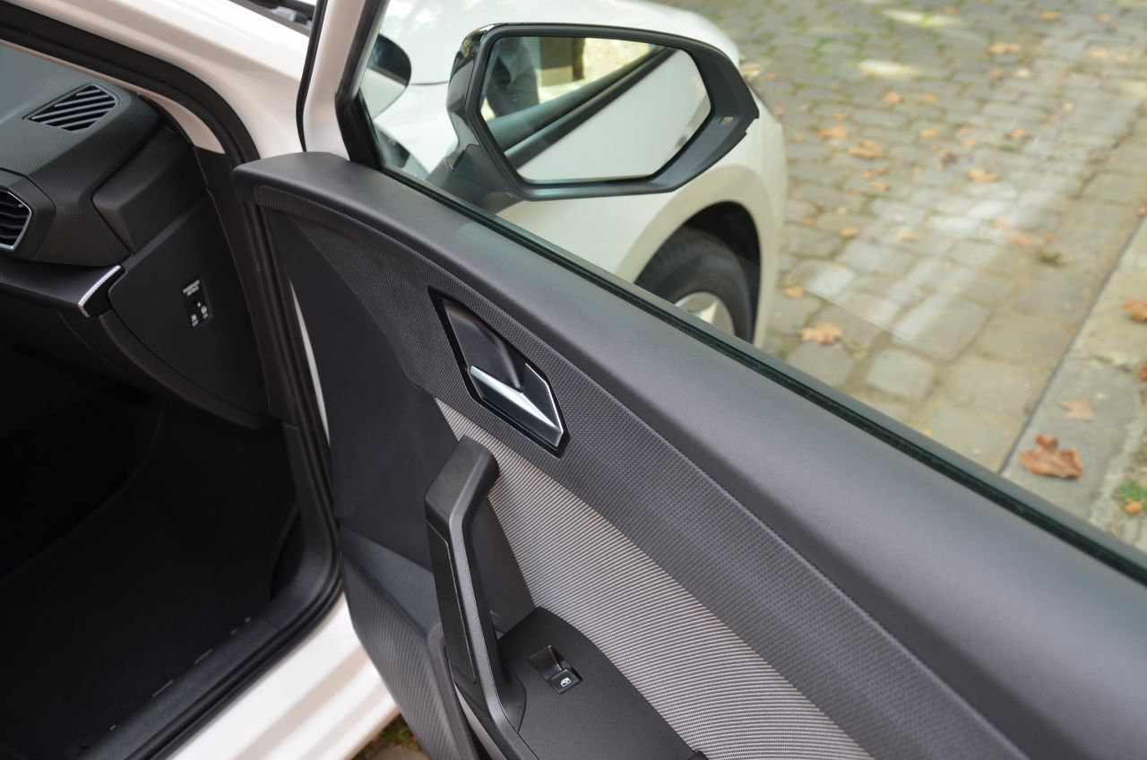 Seat Leon STYLE GO 2.0 TDI 115CV MT6 SISTEMA DE NAVEGACIÓN HIGH  - Foto 47