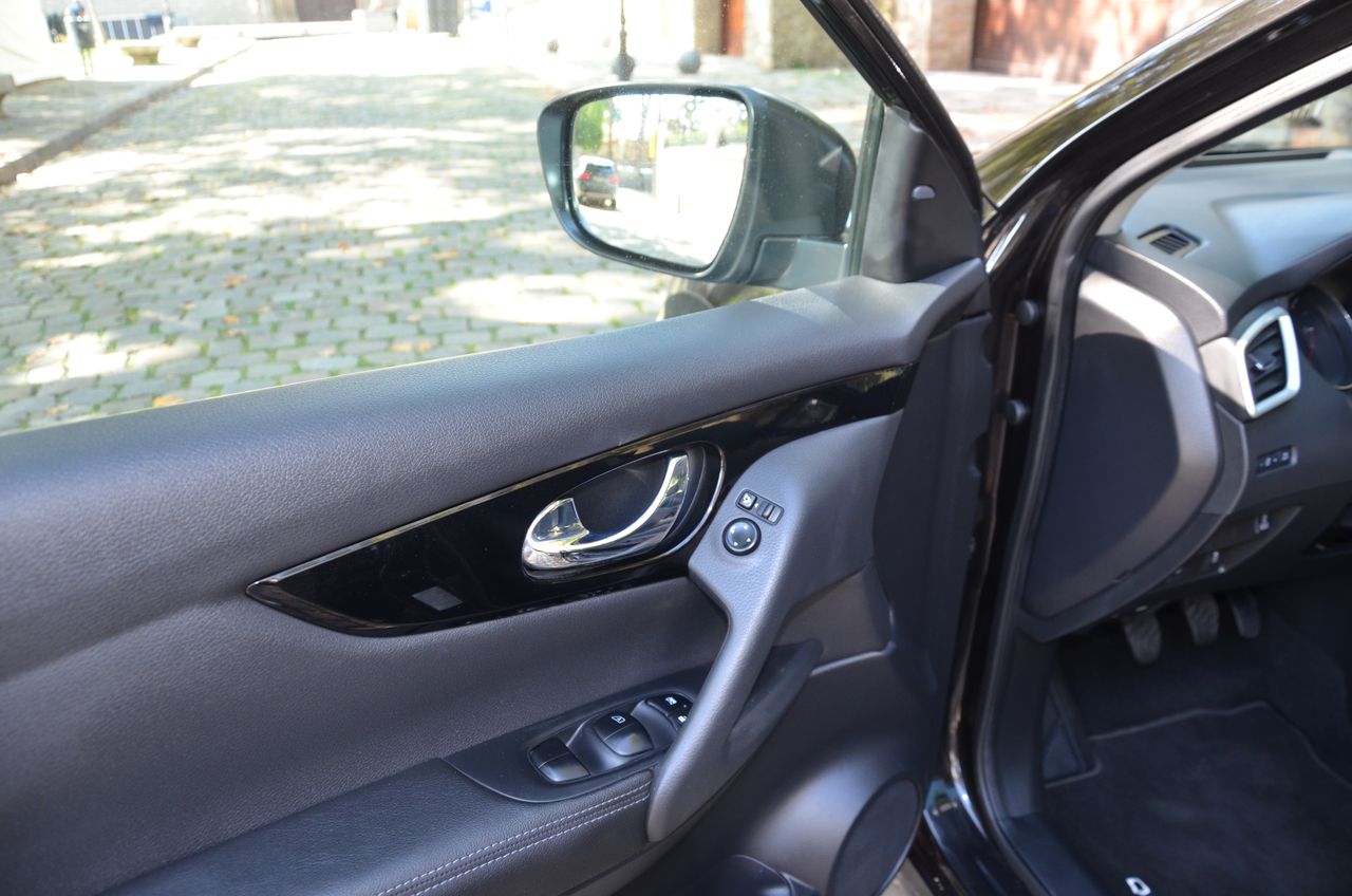 Nissan Qashqai 1.6DCI 4X4 -I TEKNA PREMIUM + PIEL FULL OPCIÓN... - Foto 3