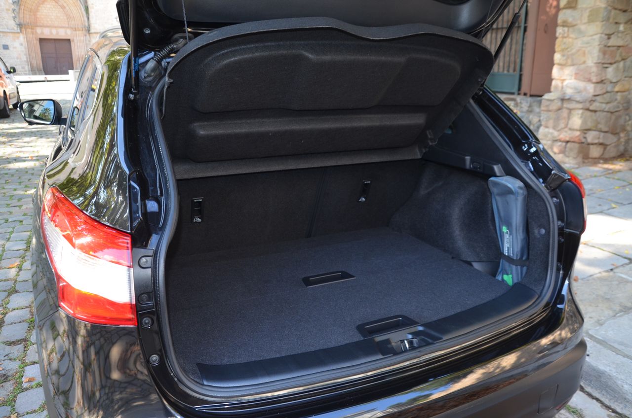 Nissan Qashqai 1.6DCI 4X4 -I TEKNA PREMIUM + PIEL FULL OPCIÓN... - Foto 27