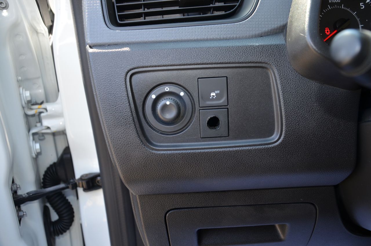 Renault Express CONFORT 1.5 BlueDci 70KW ( 95CV ) FURGÓN  / CERRADURAS ANTIRROBO  - Foto 20