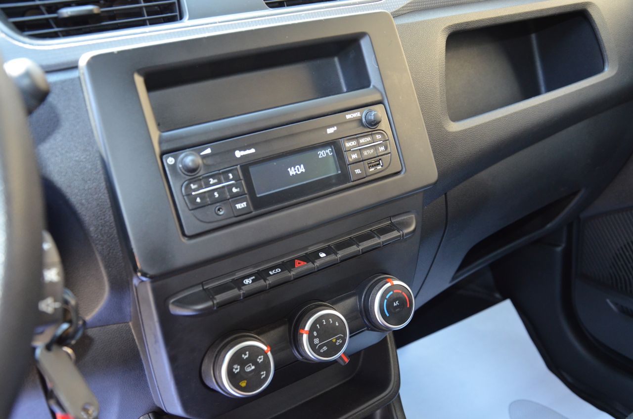 Renault Express CONFORT 1.5 BlueDci 70KW ( 95CV ) FURGÓN  / CERRADURAS ANTIRROBO  - Foto 23