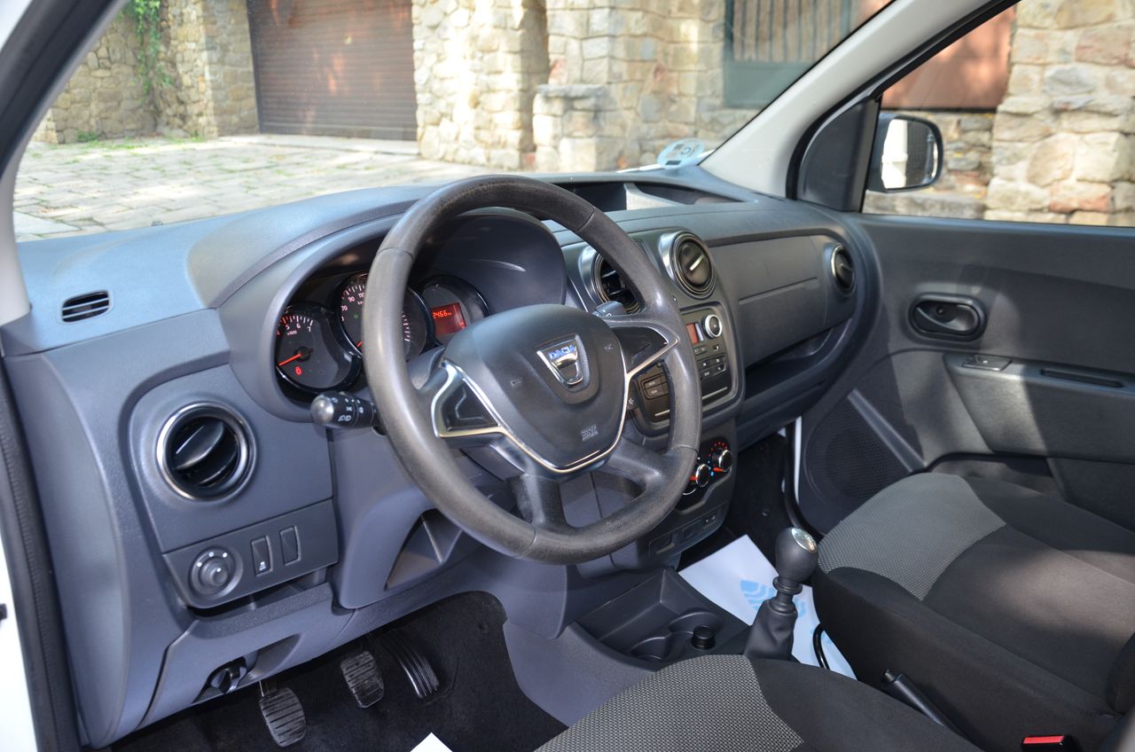 Dacia Dokker ESSENTIAL 1.5 Blue dCi 95 CV../ KOMBI 5P  - Foto 4