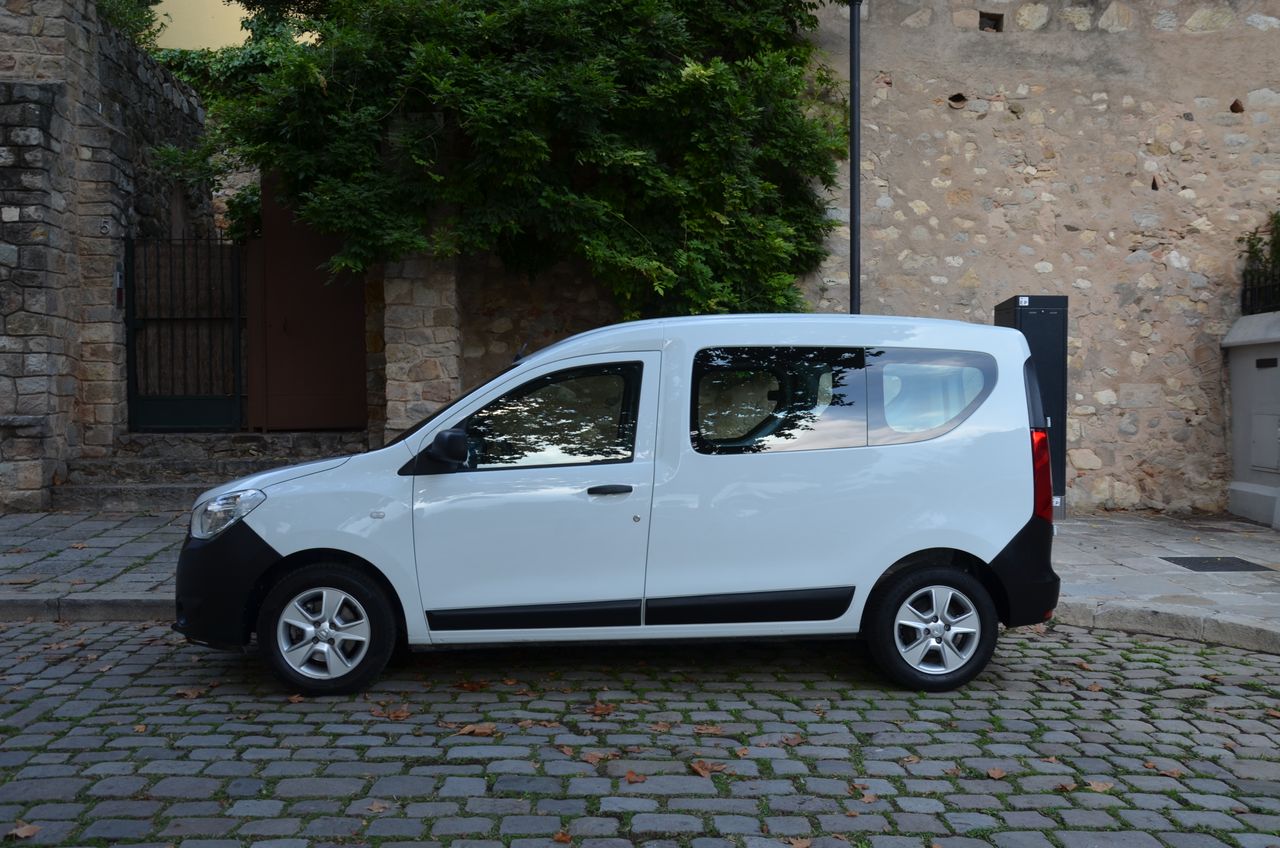 Dacia Dokker ESSENTIAL 1.5 Blue dCi 95 CV../ KOMBI 5P  - Foto 10