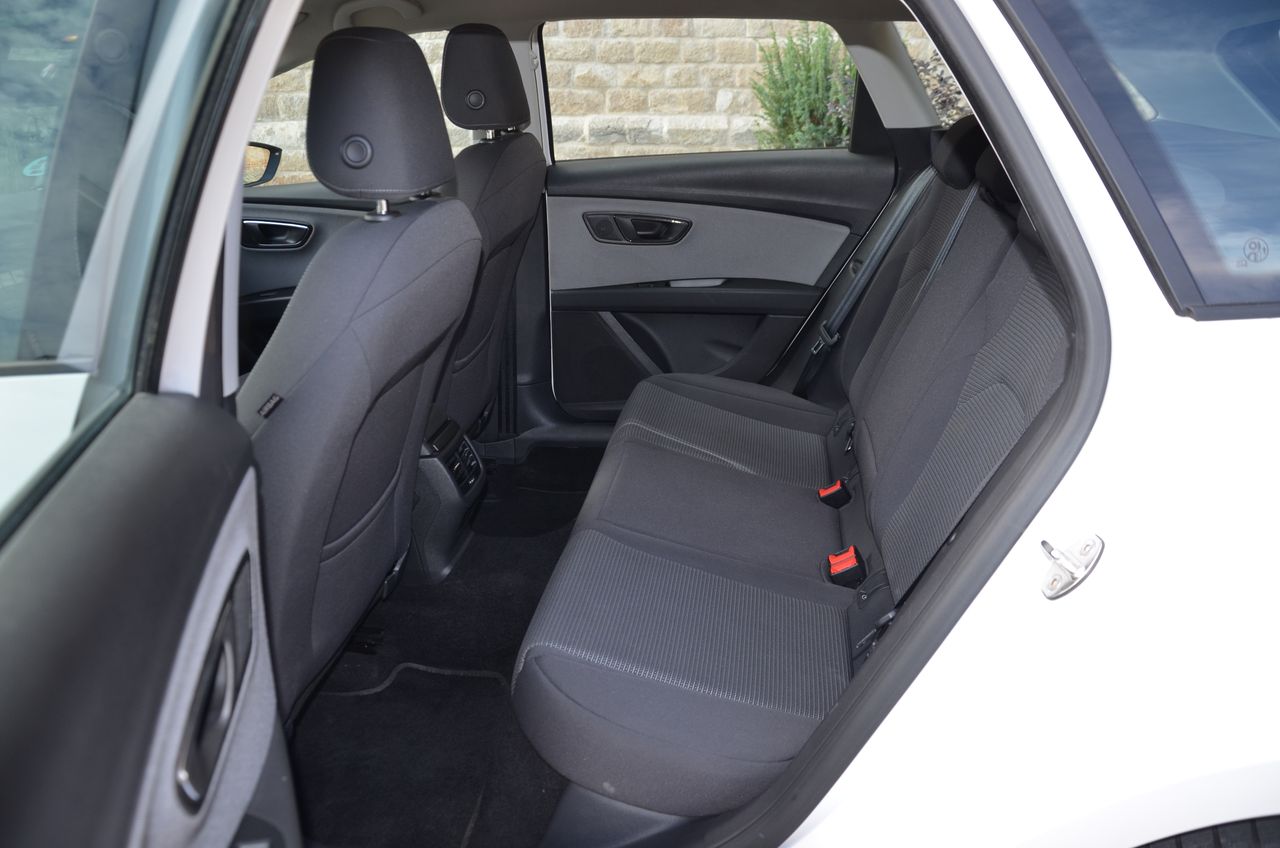 Seat Leon ST 1.6 TDI 115CV S&S STYLE/ ETIQUETA C  - Foto 18