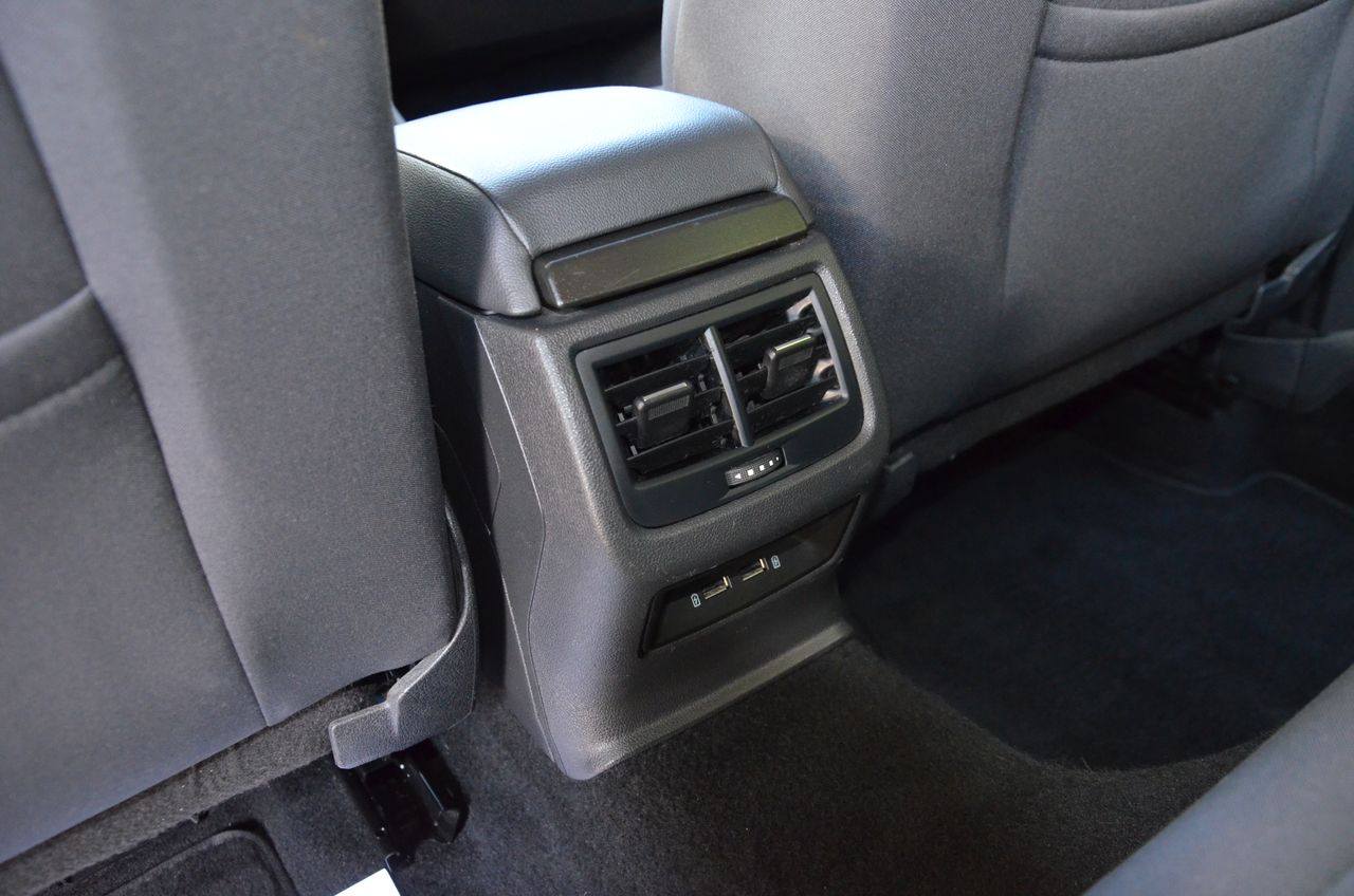 Seat Leon ST 1.6 TDI 115CV S&S STYLE/ ETIQUETA C  - Foto 17