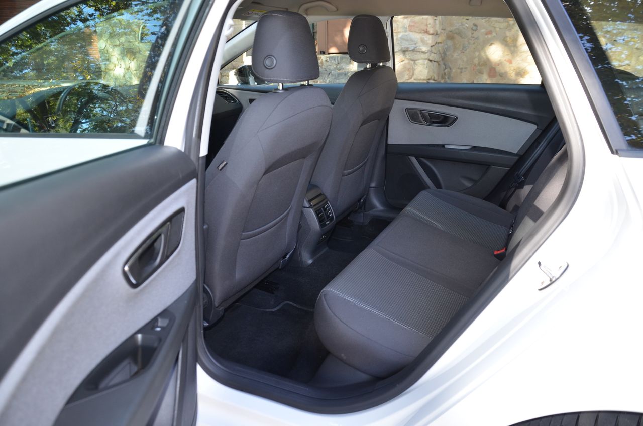 Seat Leon ST 1.6 TDI 115CV S&S STYLE/ ETIQUETA C  - Foto 16