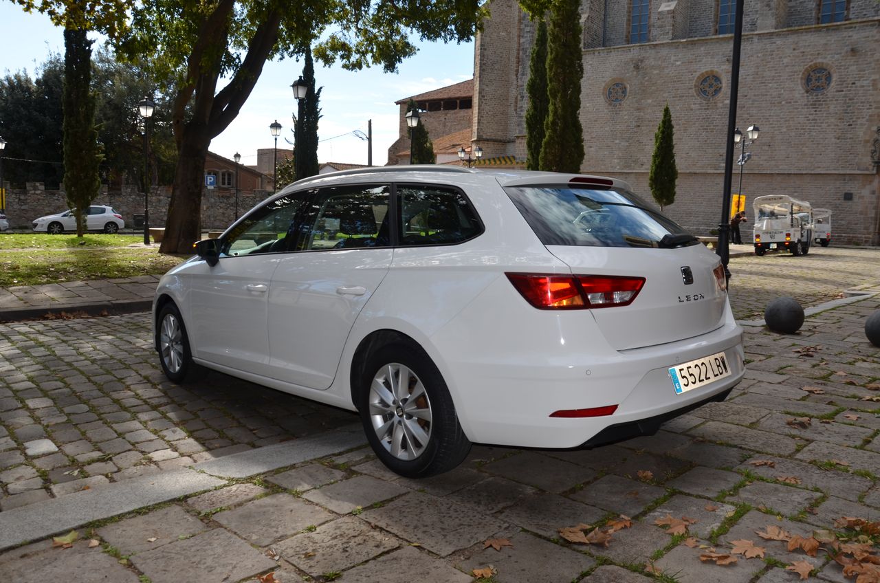 Seat Leon ST 1.6 TDI 115CV S&S STYLE/ ETIQUETA C  - Foto 30