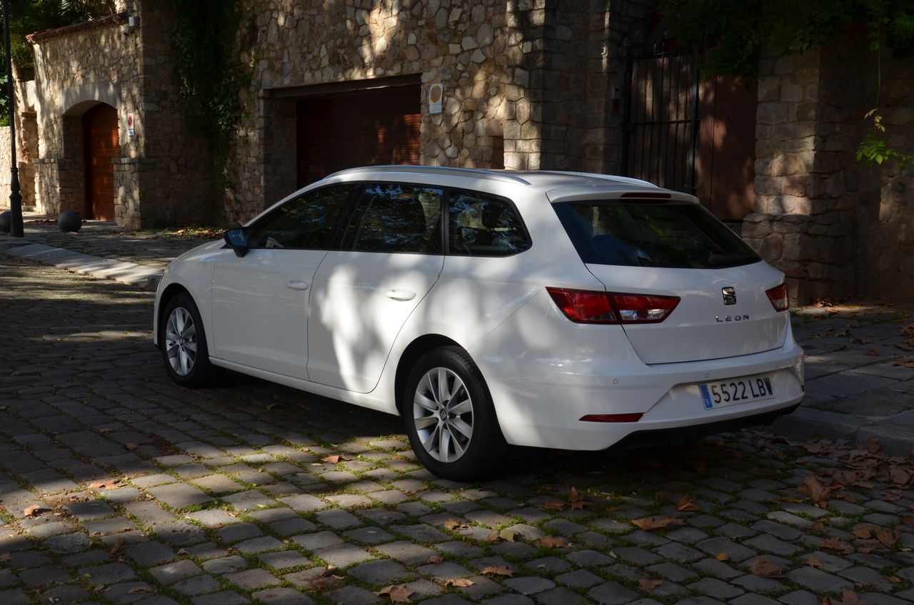 Seat Leon ST 1.6 TDI 115CV S&S STYLE/ ETIQUETA C  - Foto 44