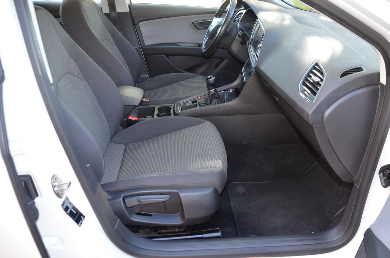Seat Leon ST 1.6 TDI 115CV S&S STYLE/ ETIQUETA C  - Foto 50