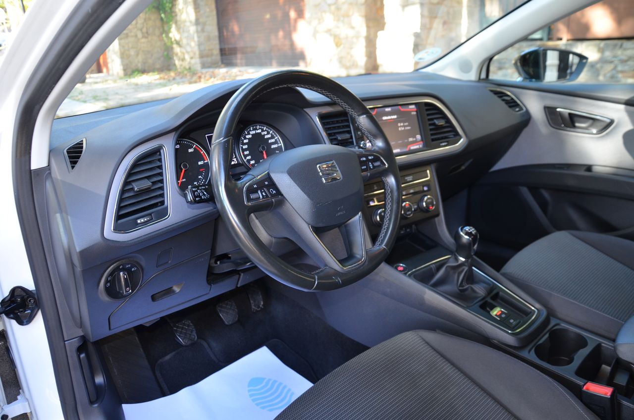 Seat Leon ST 1.6 TDI 115CV S&S STYLE/ ETIQUETA C  - Foto 5