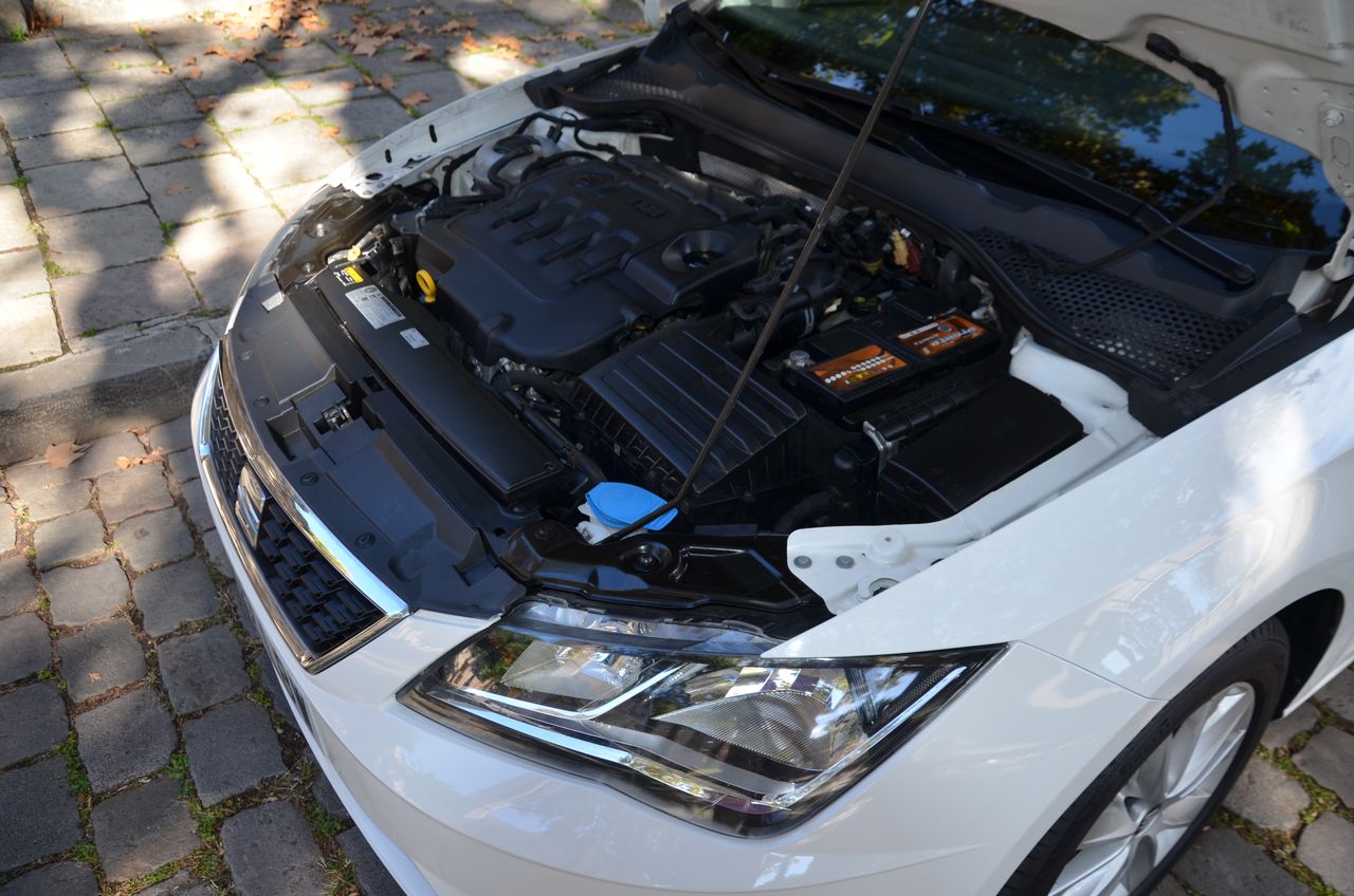 Seat Leon ST 1.6 TDI 115CV S&S STYLE/ ETIQUETA C  - Foto 58