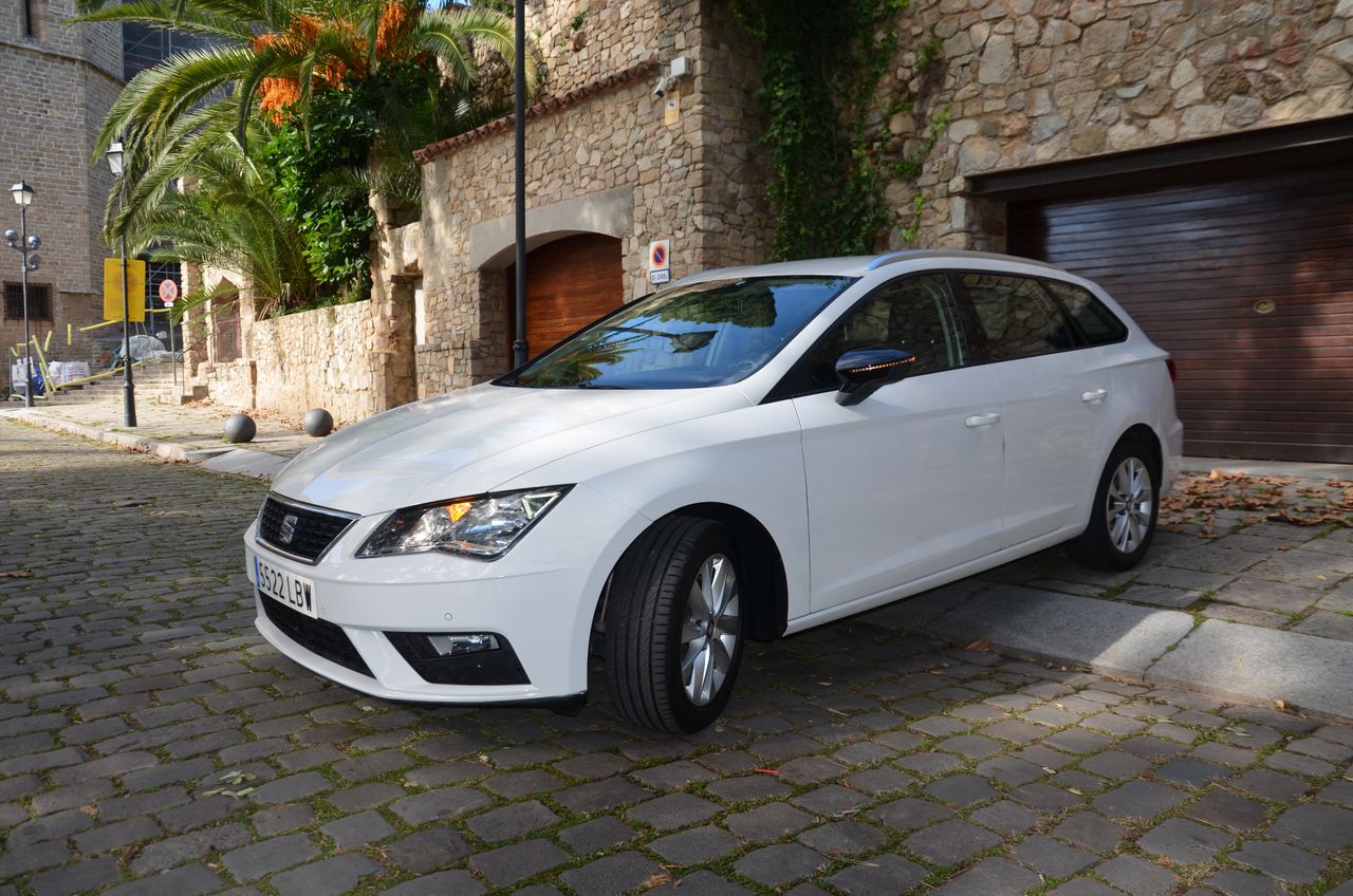 Seat Leon ST 1.6 TDI 115CV S&S STYLE/ ETIQUETA C  - Foto 37