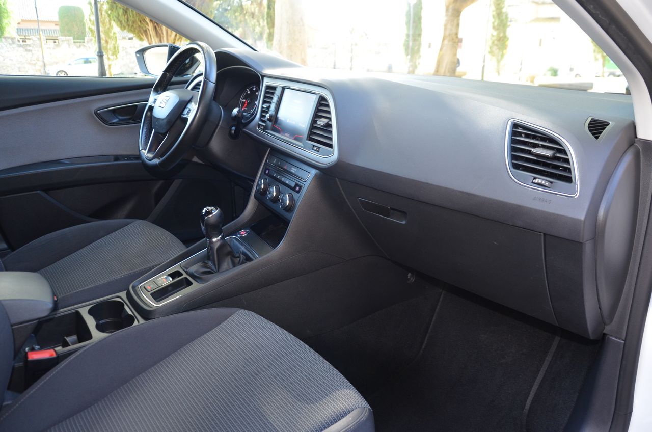 Seat Leon ST 1.6 TDI 115CV S&S STYLE/ ETIQUETA C  - Foto 53