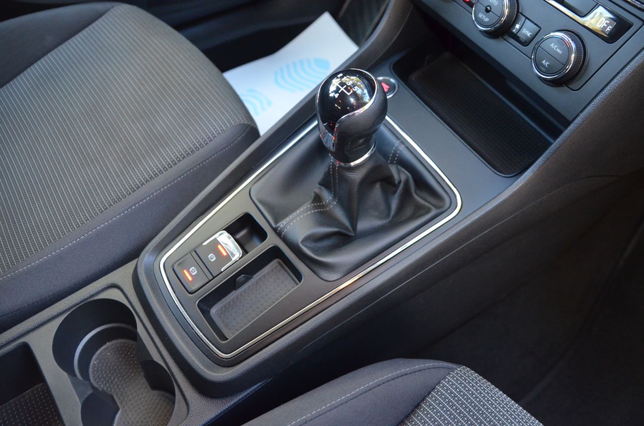 Seat Leon ST 1.6 TDI 115CV S&S STYLE/ ETIQUETA C  - Foto 48