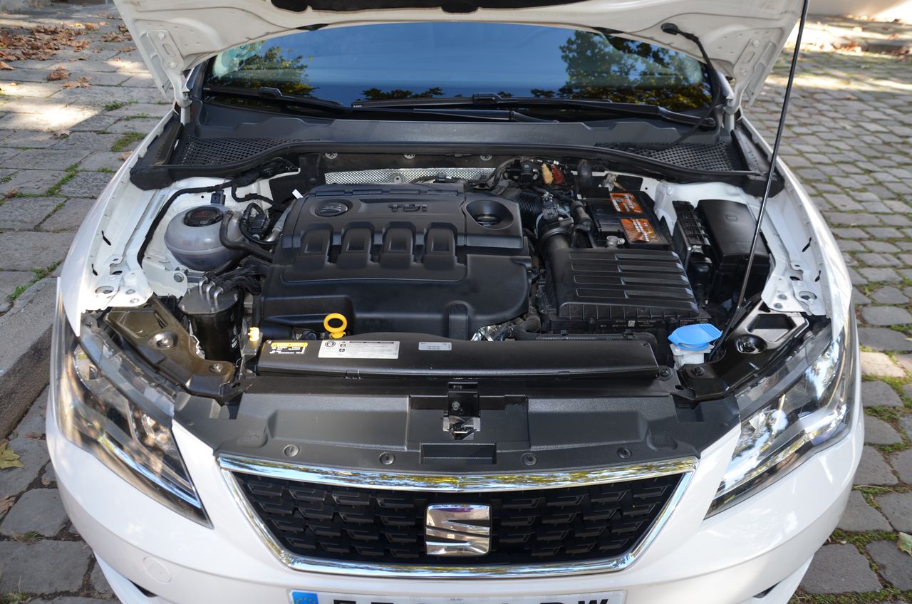 Seat Leon ST 1.6 TDI 115CV S&S STYLE/ ETIQUETA C  - Foto 61