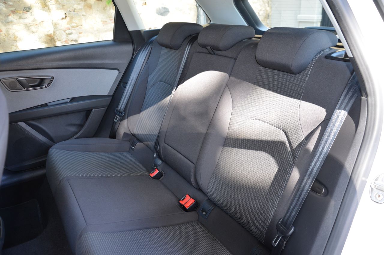 Seat Leon ST 1.6 TDI 115CV S&S STYLE/ ETIQUETA C  - Foto 19