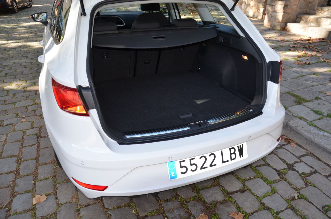 Seat Leon ST 1.6 TDI 115CV S&S STYLE/ ETIQUETA C  - Foto 24