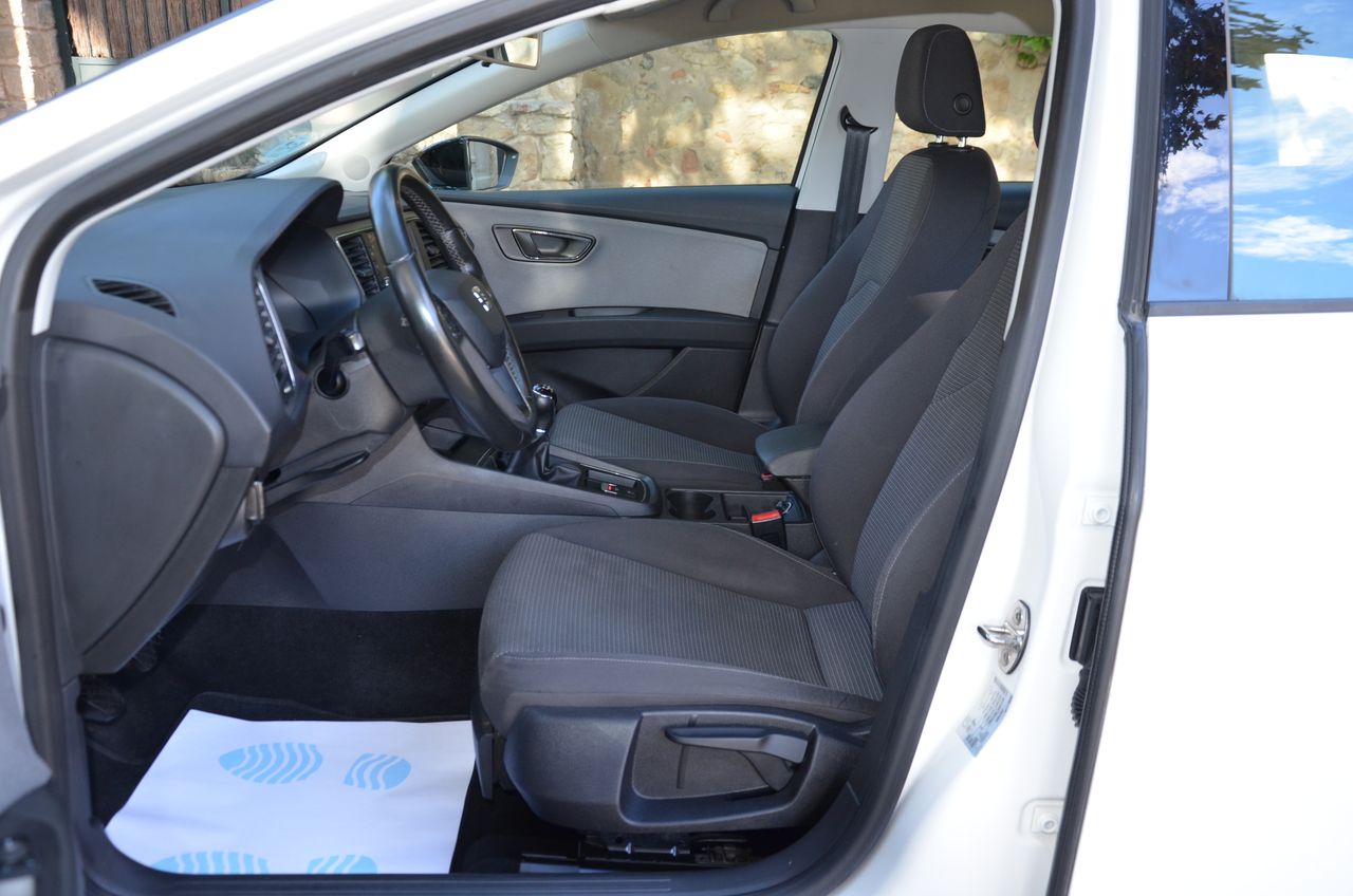 Seat Leon ST 1.6 TDI 115CV S&S STYLE/ ETIQUETA C  - Foto 8