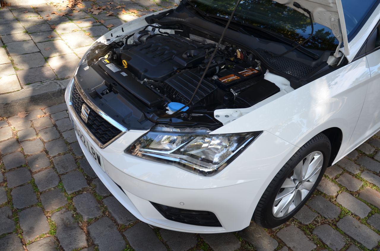 Seat Leon ST 1.6 TDI 115CV S&S STYLE/ ETIQUETA C  - Foto 57