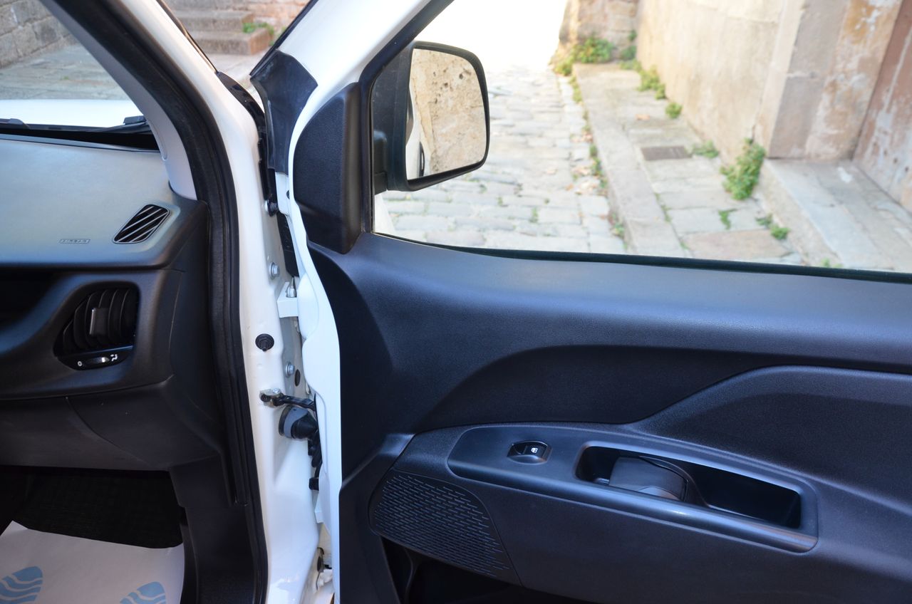 Fiat Doblò CARGO SX 1.6 MJET 90CV FURGÓN - Foto 29