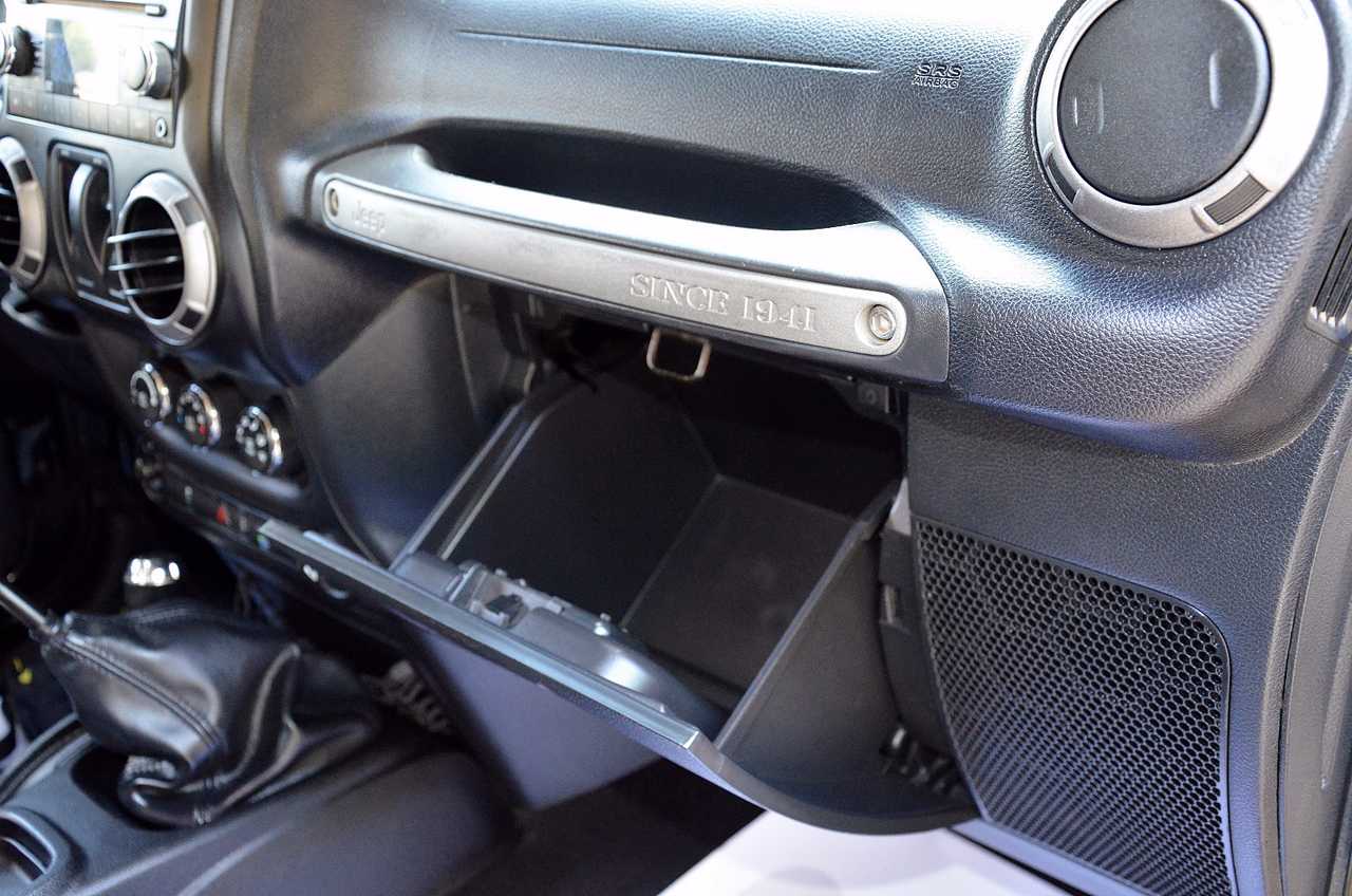 Jeep Wrangler 2.8 CRD SPORT 200CV  - Foto 31