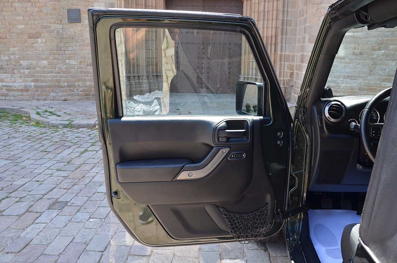 Jeep Wrangler 2.8 CRD SPORT 200CV  - Foto 13