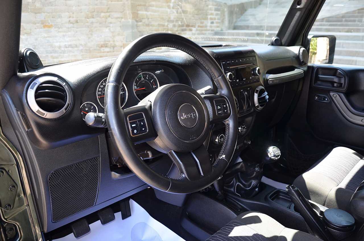 Jeep Wrangler 2.8 CRD SPORT 200CV  - Foto 14