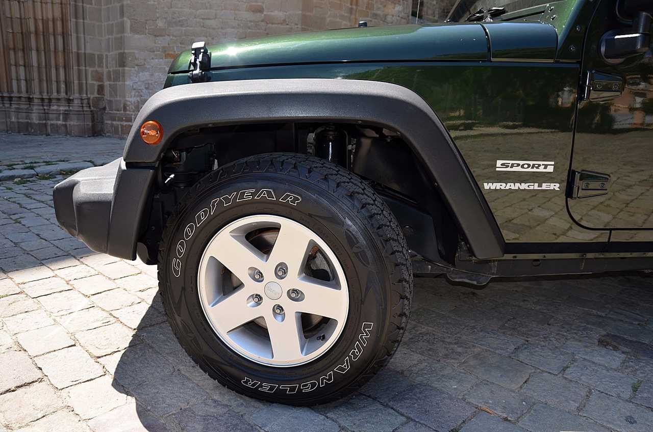 Jeep Wrangler 2.8 CRD SPORT 200CV  - Foto 5