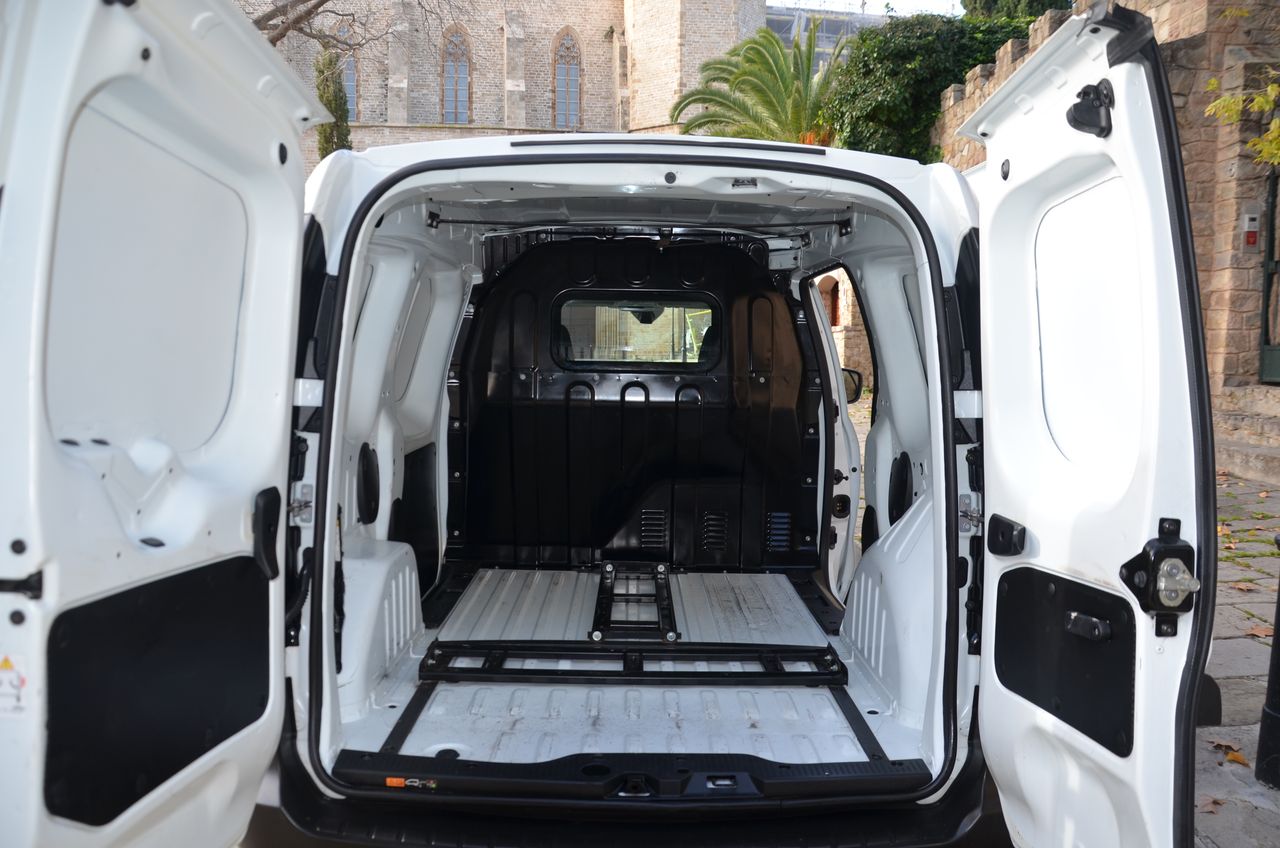 Renault Express CONFORT 1.5 BlueDci 70KW ( 95CV ) FURGÓN  / CERRADURAS ANTIRROBO - Foto 19