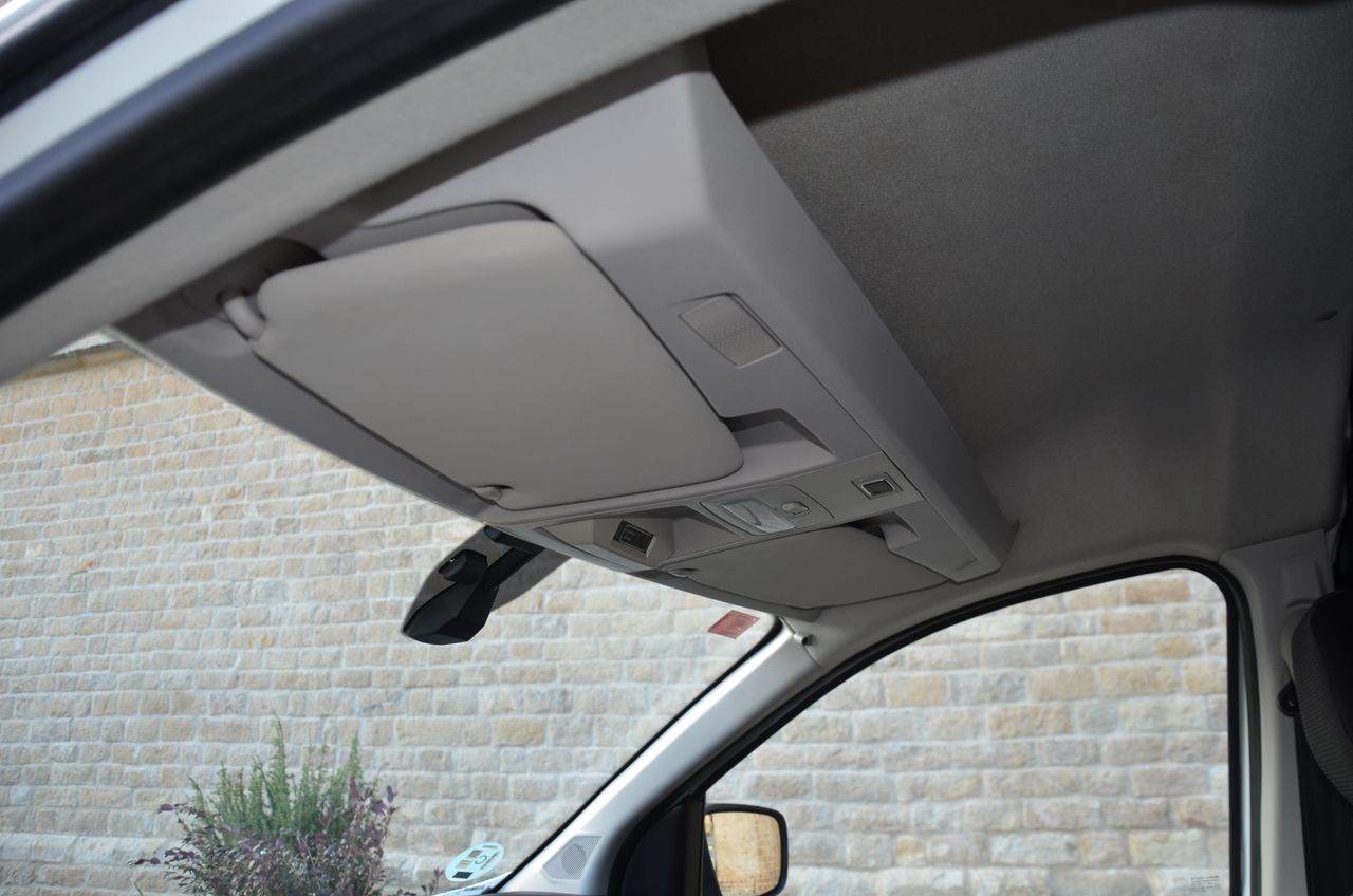 Renault Express CONFORT 1.5 BlueDci 70KW ( 95CV ) FURGÓN  / CERRADURAS ANTIRROBO - Foto 5