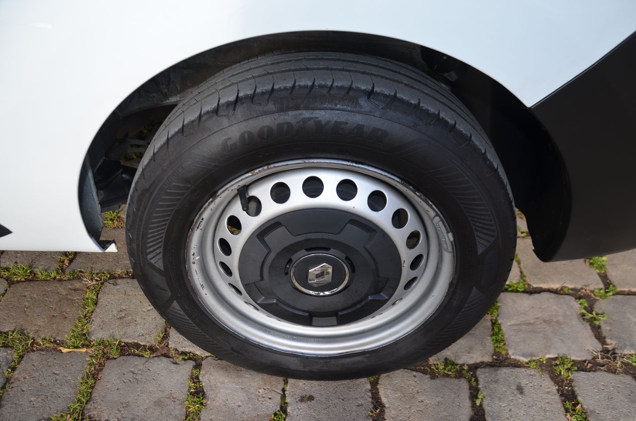 Renault Express CONFORT 1.5 BlueDci 70KW ( 95CV ) FURGÓN  / CERRADURAS ANTIRROBO - Foto 14