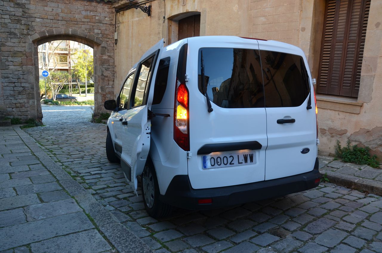 Ford Tourneo Connect Transit Connect Kombi L1 Trend 1.5 TDCi 74 kW (100 CV) - Foto 26