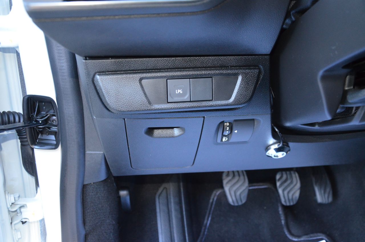 Dacia Sandero ECO-G ESSENTIAL 100CV.../OPORTUNIDAD../ POCOS Kilómetros - Foto 4