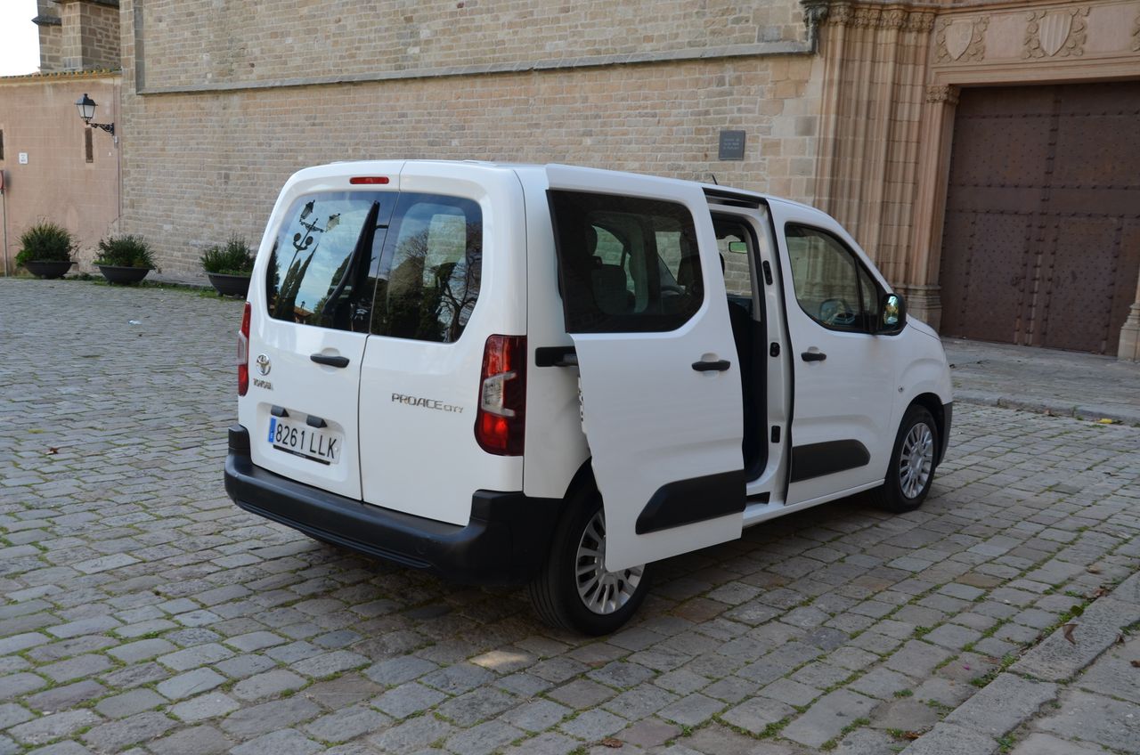 Toyota Proace City COMBI 1.5D 100CV GX L1 - Foto 37