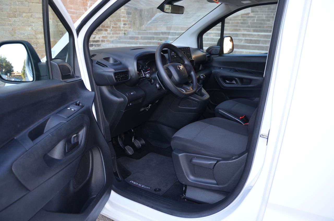 Toyota Proace City COMBI 1.5D 100CV GX L1 - Foto 9
