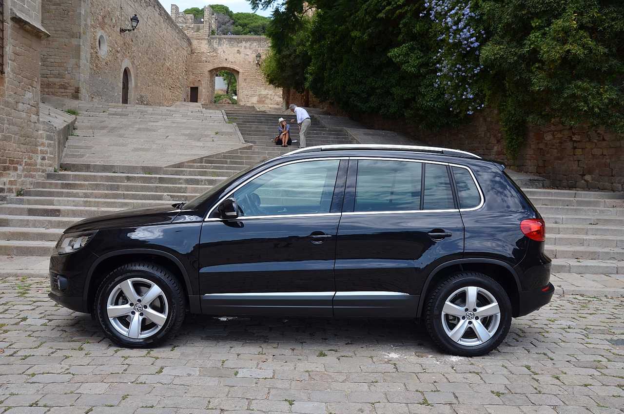 Volkswagen Tiguan 2.0 TDI 140CV EXELENCE 4MOTION  - Foto 13