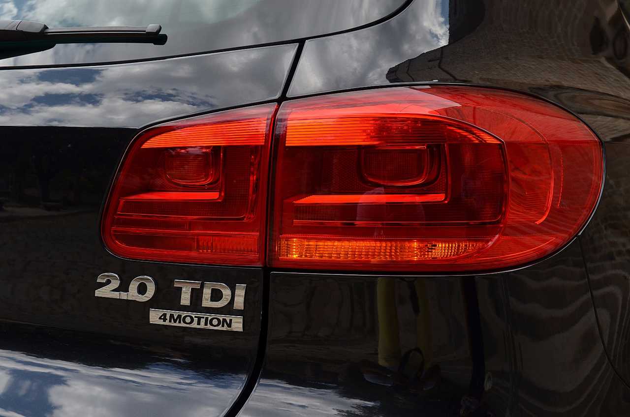 Volkswagen Tiguan 2.0 TDI 140CV EXELENCE 4MOTION  - Foto 22