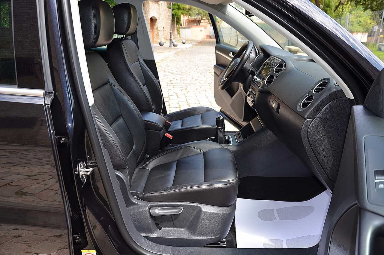 Volkswagen Tiguan 2.0 TDI 140CV EXELENCE 4MOTION  - Foto 28